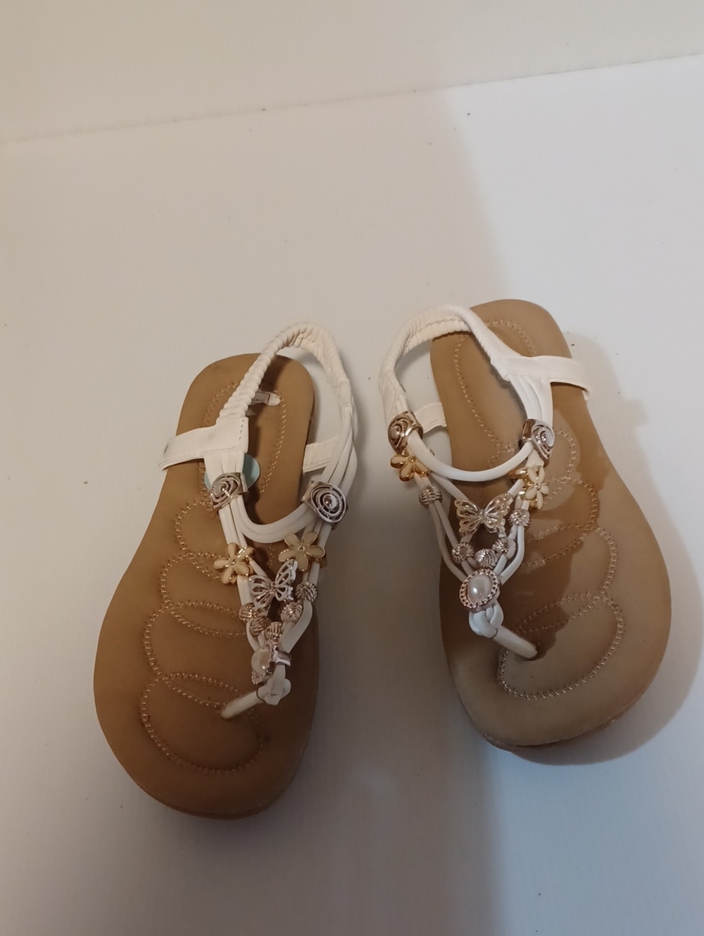 Asheley  Blue Comfort Woman's  Beaded & Jeweled  White ‎ Sandals NWT 6 M